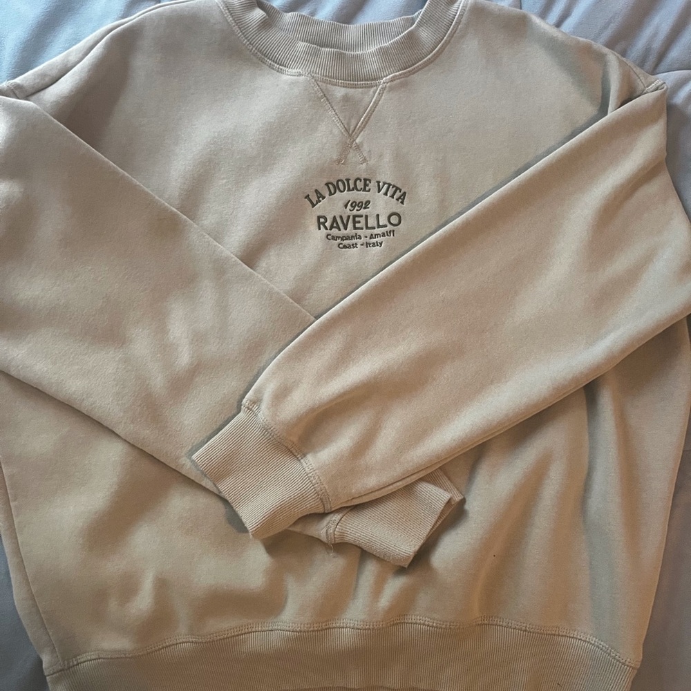 H&M fleece sage crewneck with embroidered words